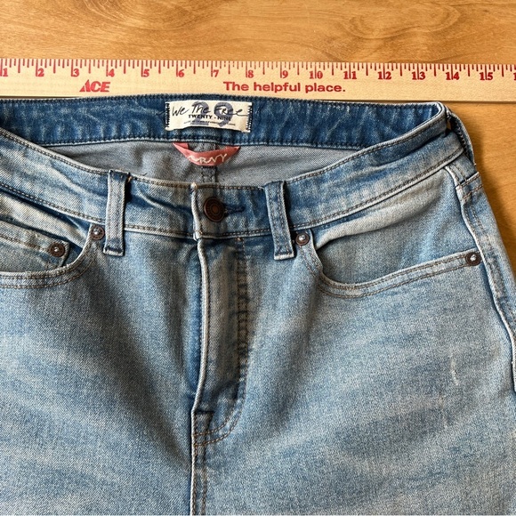 WE THE FREE FREE PEOPLE CROPPED JEANS FRAY HEM RIGID DENIM MED WASH BLUE 29 - Picture 7 of 12
